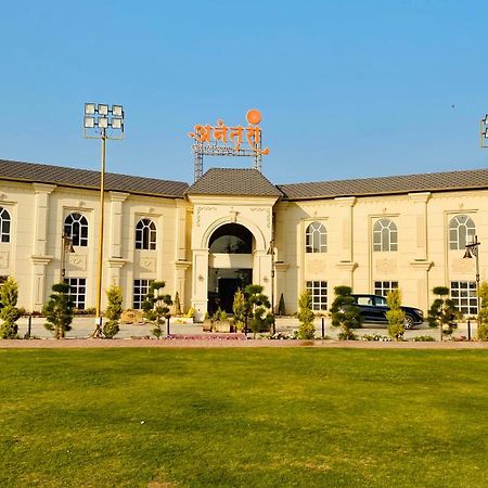 Anantara Club And Resort, Ujjain Buitenkant foto