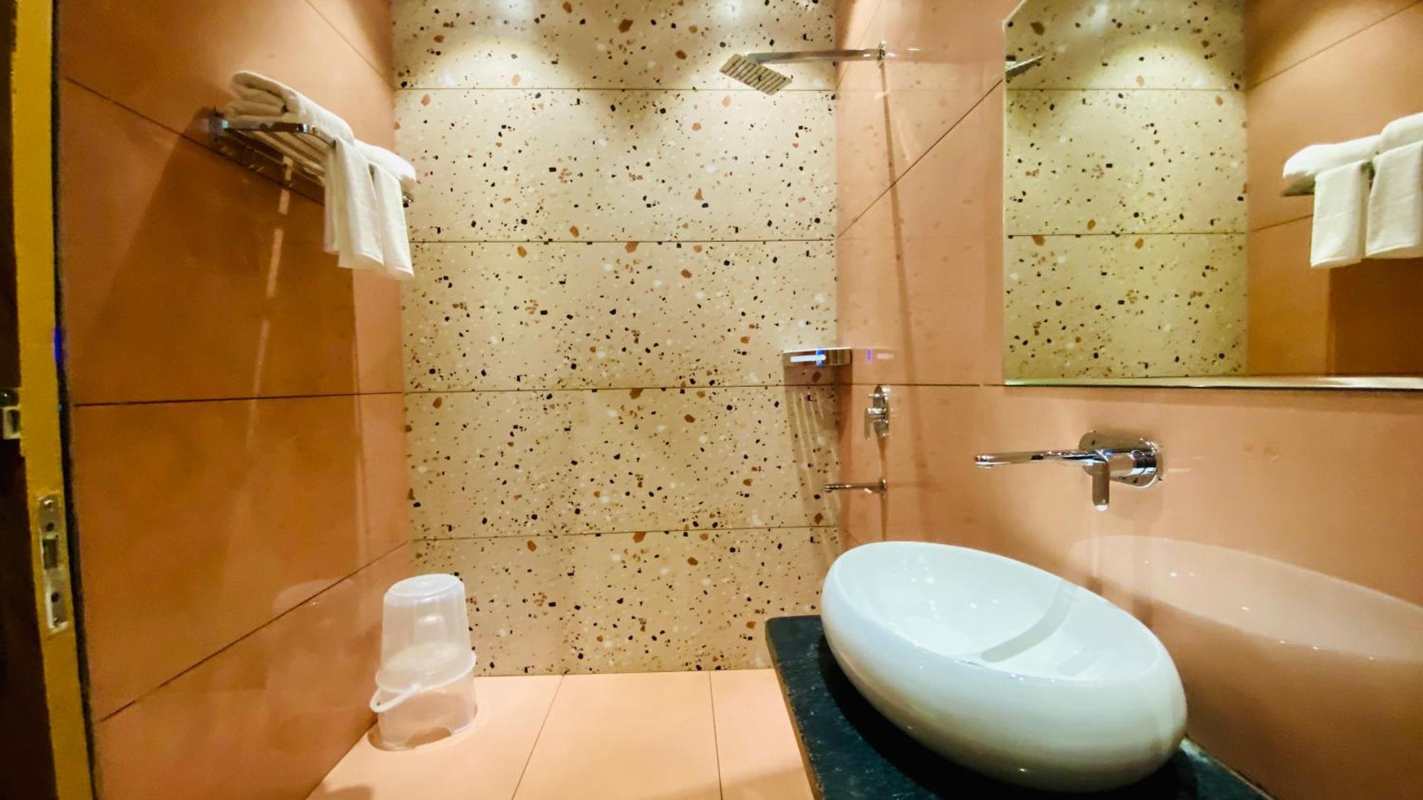 Anantara Club And Resort, Ujjain Buitenkant foto