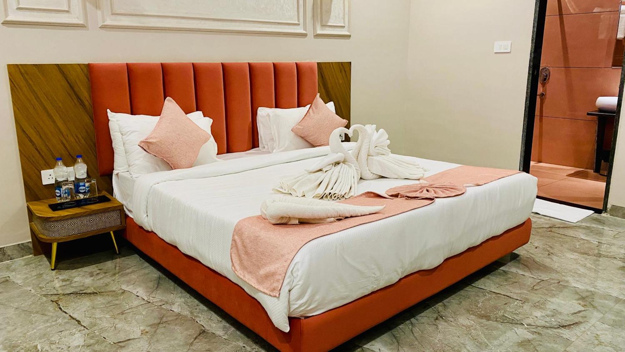 Anantara Club And Resort, Ujjain Buitenkant foto